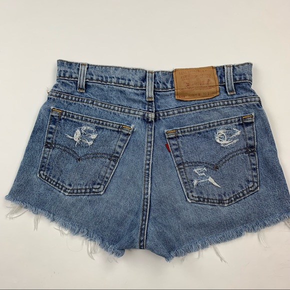 Levi’s Distressed Denim Cut Off Shorts Mens 30 Women’s 4/6 - Picture 7 of 11